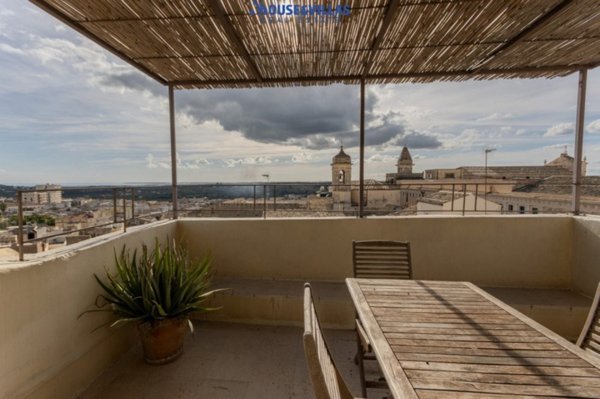 appartamento in vendita a Noto in zona Madonna Marina
