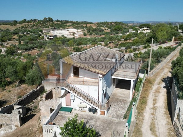 casa indipendente in vendita a Noto