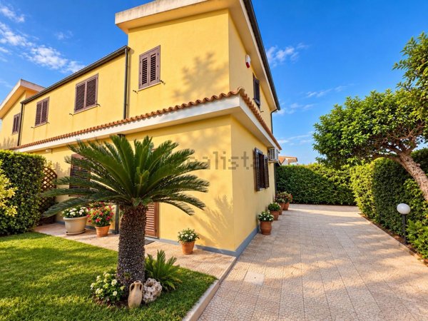 casa indipendente in vendita a Noto in zona Calabernardo