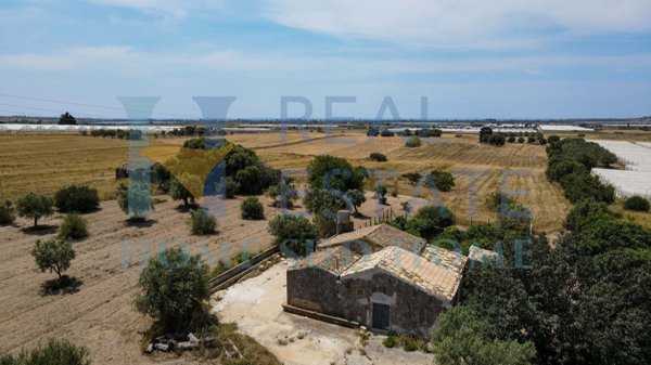 casa indipendente in vendita a Noto