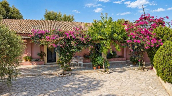 casa indipendente in vendita a Noto