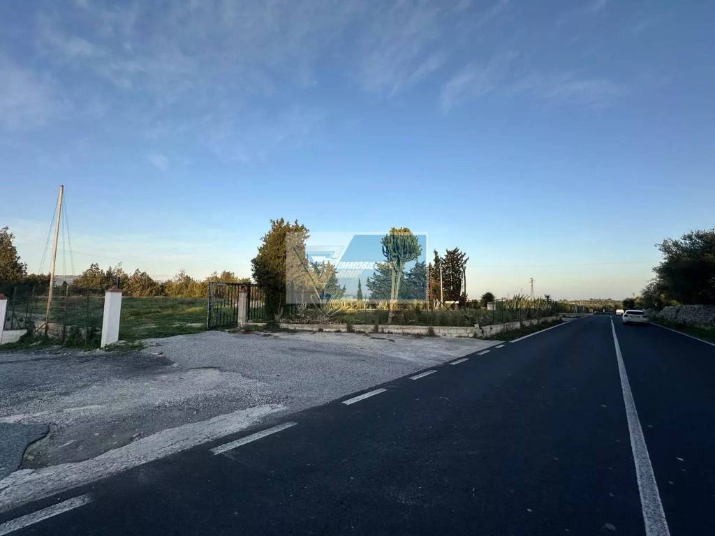 terreno in vendita a Noto in zona Madonna Marina