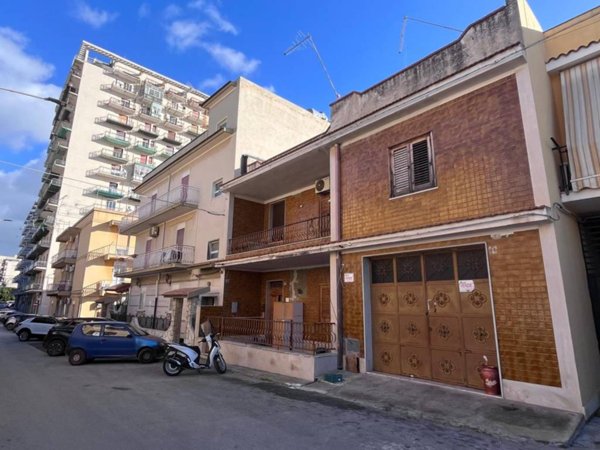 intera palazzina in vendita a Noto in zona Madonna Marina