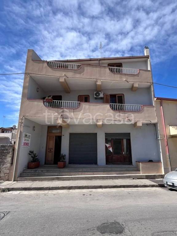 locale commerciale in vendita a Noto in zona Madonna Marina