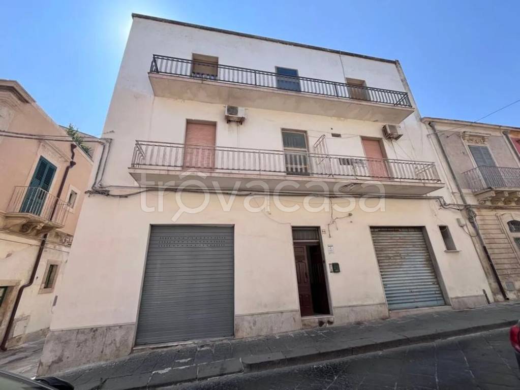 casa indipendente in vendita a Noto