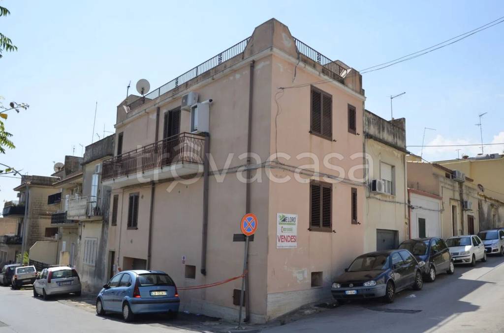 casa indipendente in vendita a Noto