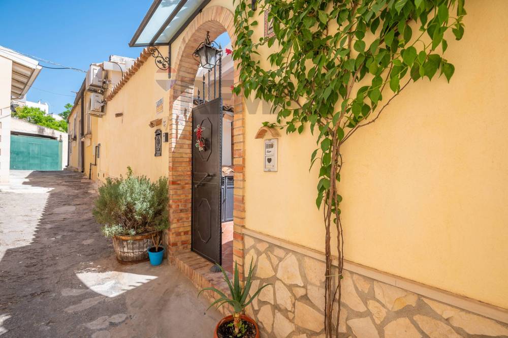 casa indipendente in vendita a Noto