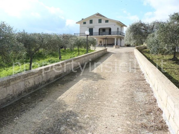 casa indipendente in vendita a Noto in zona Villa Vela