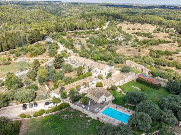 casa indipendente in vendita a Noto