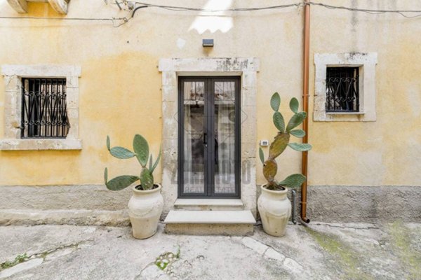 casa indipendente in vendita a Noto