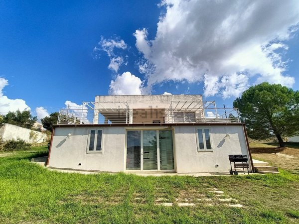 casa indipendente in vendita a Noto in zona San Corrado di Fuori