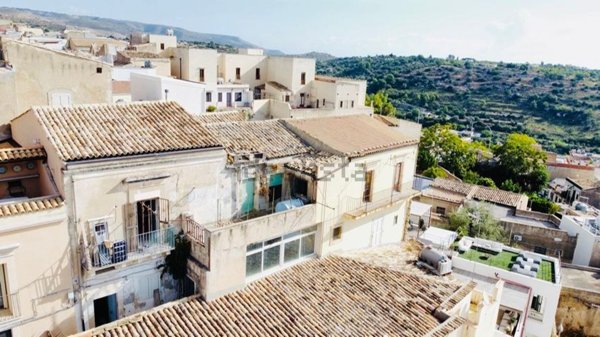 casa indipendente in vendita a Noto