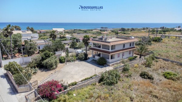 casa indipendente in vendita a Noto in zona San Lorenzo
