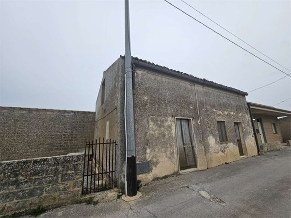 casa indipendente in vendita a Noto in zona Testa dell'Acqua