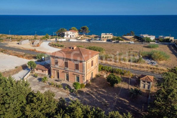 casa indipendente in vendita a Noto in zona Falconara