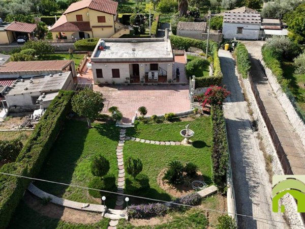 casa indipendente in vendita a Noto in zona Lenzavacche