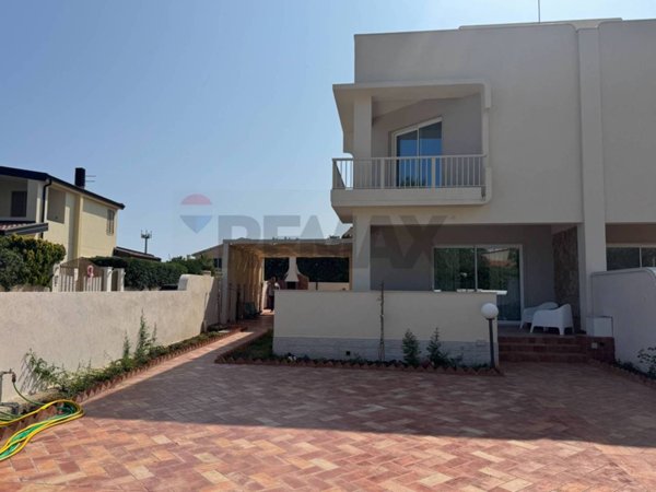 casa indipendente in vendita a Noto in zona Reitani