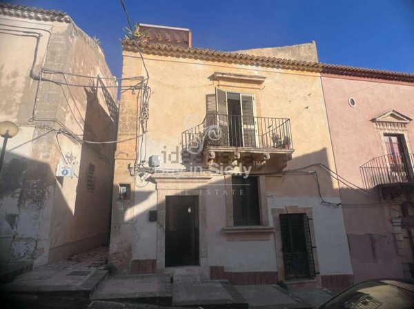 casa indipendente in vendita a Noto
