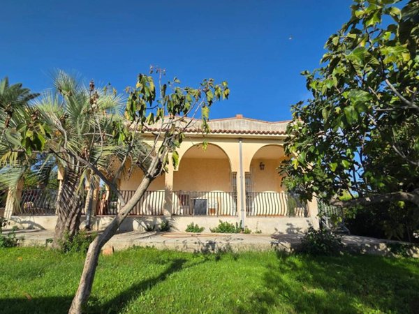 casa indipendente in vendita a Noto