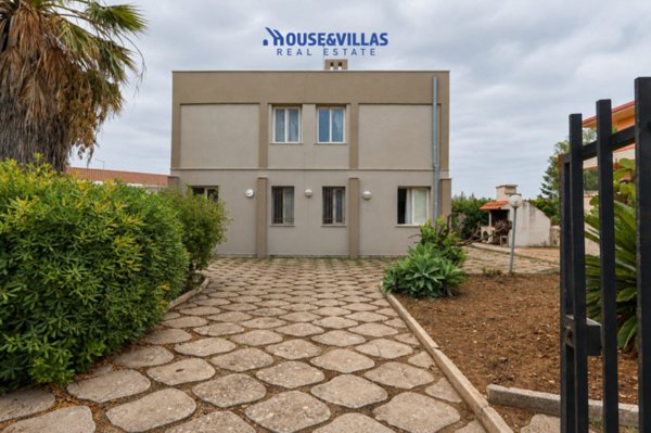 casa indipendente in vendita a Noto in zona Falconara