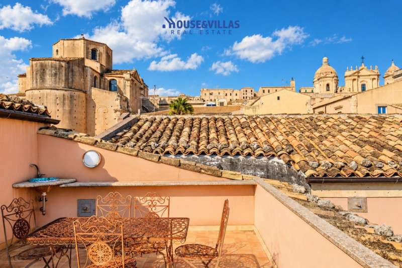 casa indipendente in vendita a Noto