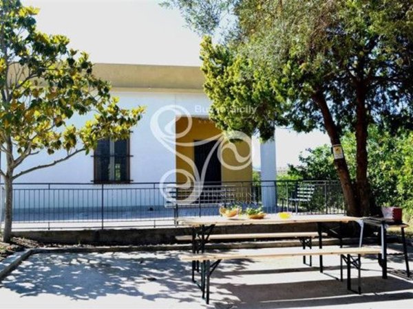 casa indipendente in vendita a Noto