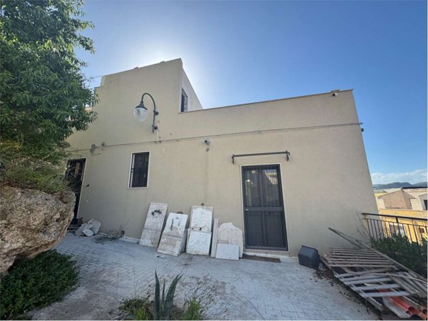 casa indipendente in vendita a Noto
