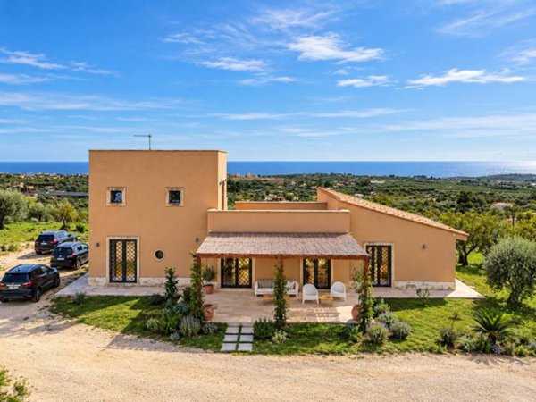 casa indipendente in vendita a Noto in zona Lido di Noto