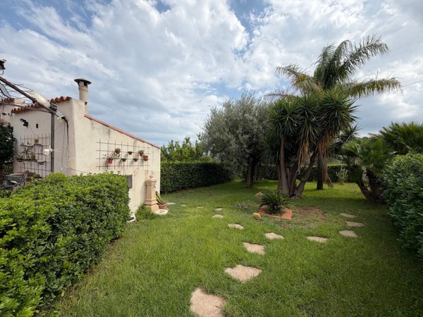 casa indipendente in vendita a Noto in zona Madonna Marina