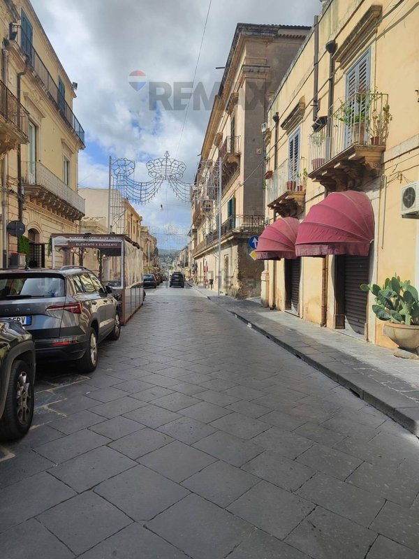 locale commerciale in vendita a Noto in zona Madonna Marina