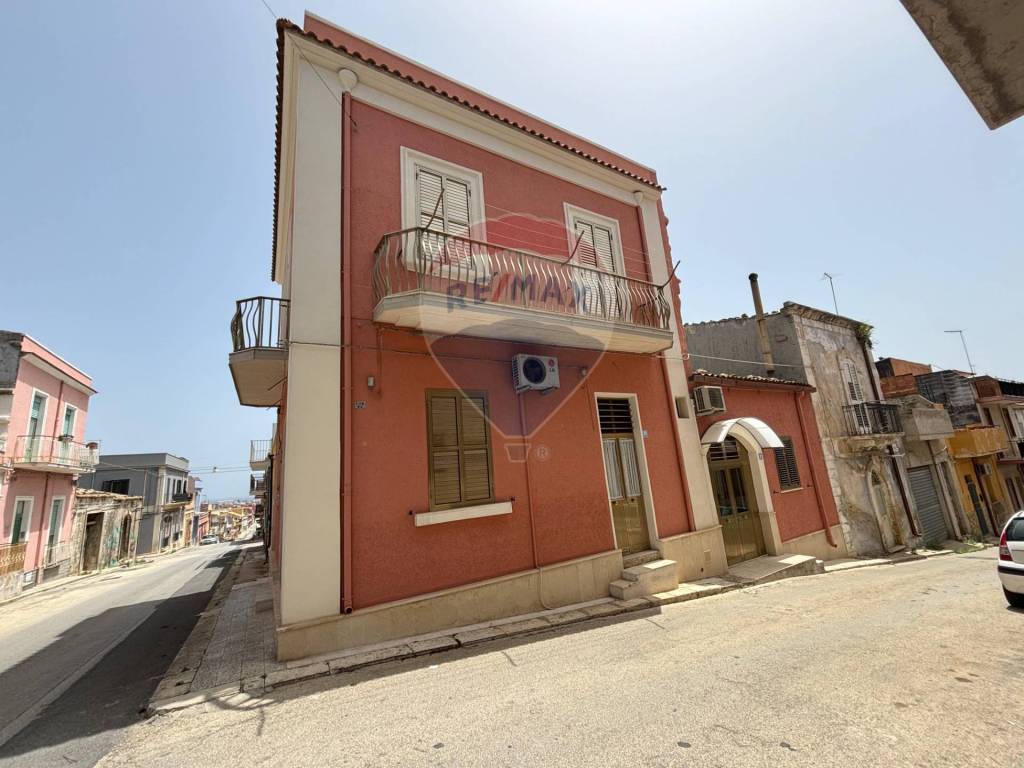 casa indipendente in vendita a Pachino