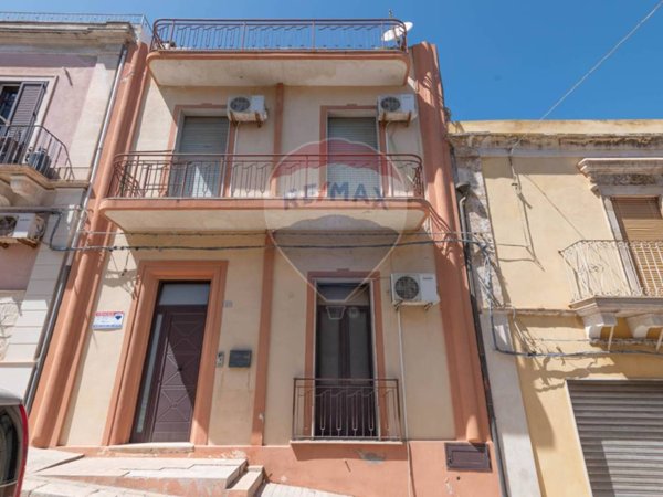 casa indipendente in vendita a Pachino
