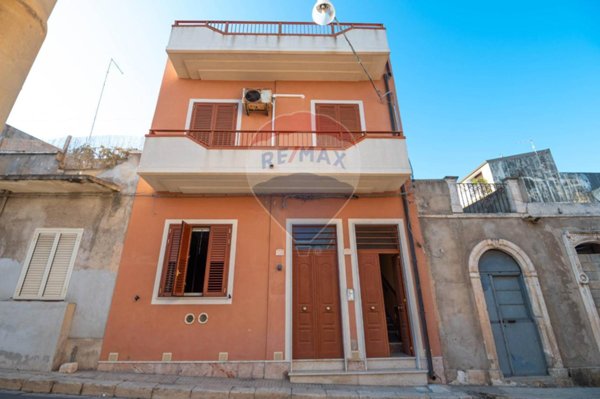 casa indipendente in vendita a Pachino