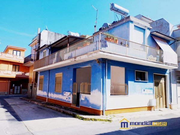 esavano in vendita a Pachino