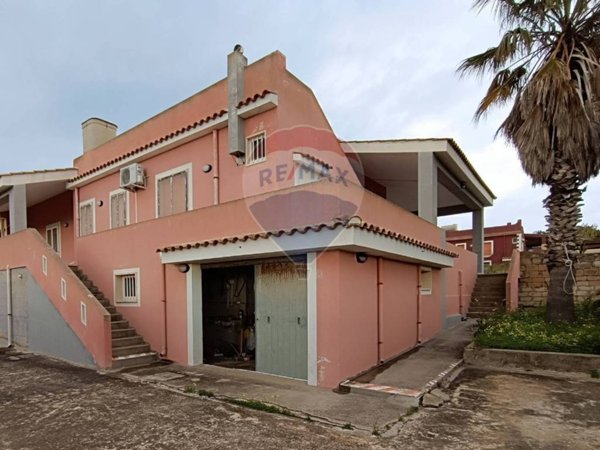 casa indipendente in vendita a Pachino