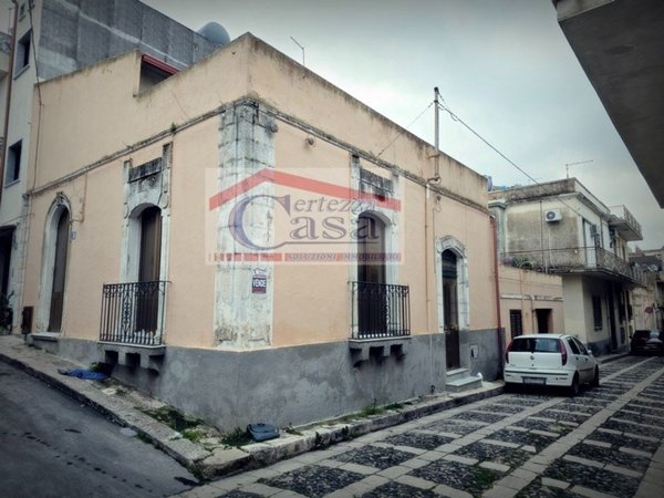 casa indipendente in vendita a Pachino