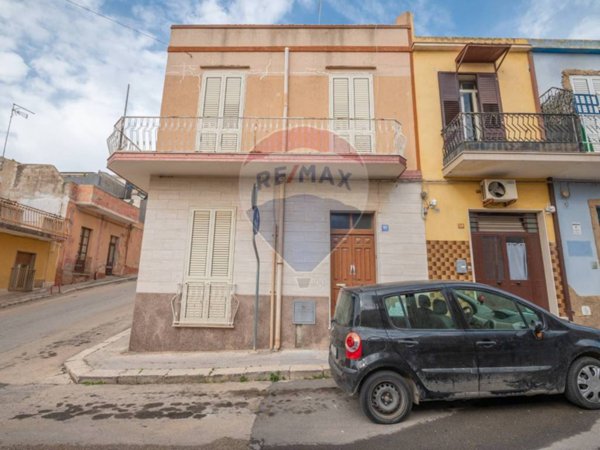 casa indipendente in vendita a Pachino