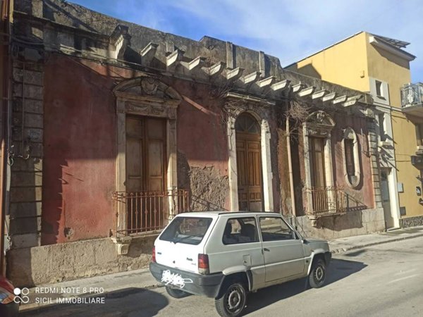 casa indipendente in vendita a Pachino
