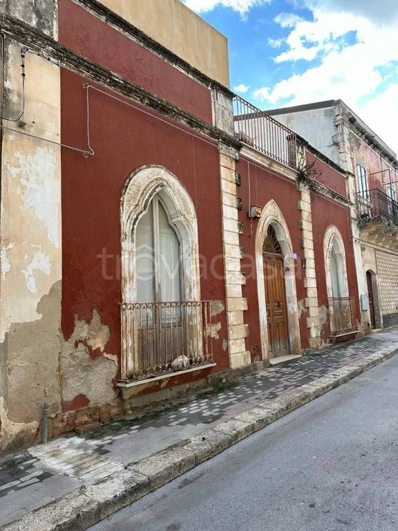 casa indipendente in vendita a Pachino