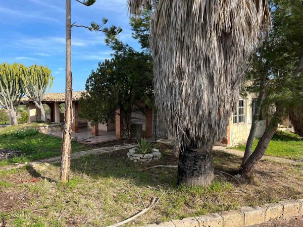 casa indipendente in vendita a Pachino
