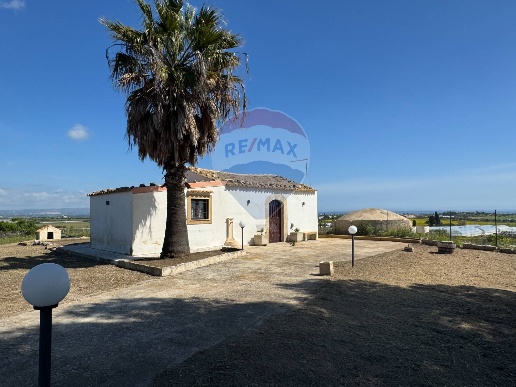 casa indipendente in vendita a Pachino in zona Marzamemi