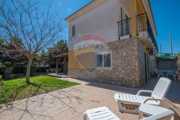 casa indipendente in vendita a Pachino in zona Marzamemi