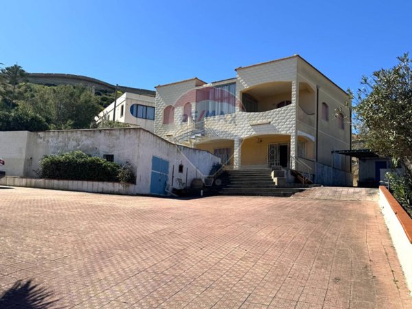 casa indipendente in vendita a Pachino in zona Marzamemi