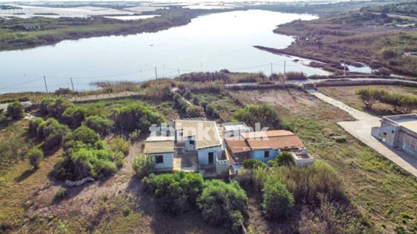 casa indipendente in vendita a Pachino in zona Marzamemi