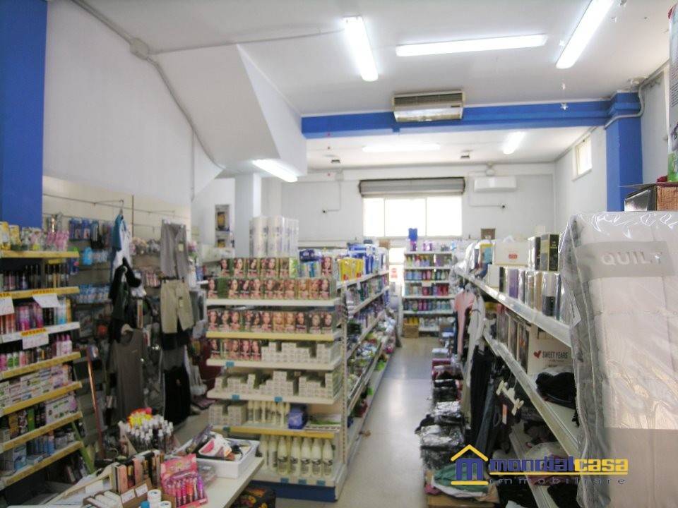 locale commerciale in vendita a Pachino
