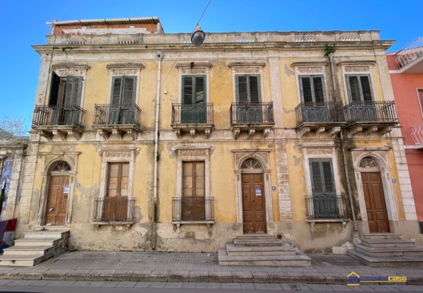 casa indipendente in vendita a Pachino