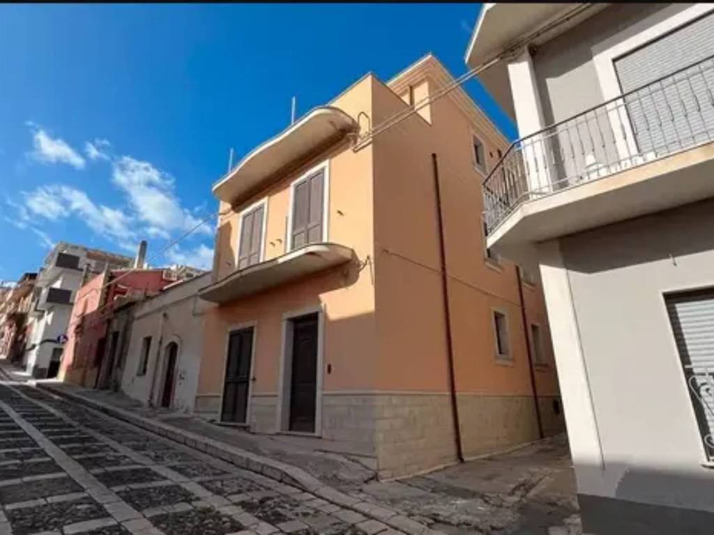casa indipendente in vendita a Pachino