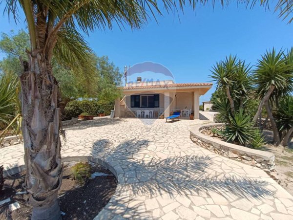 casa indipendente in vendita a Pachino