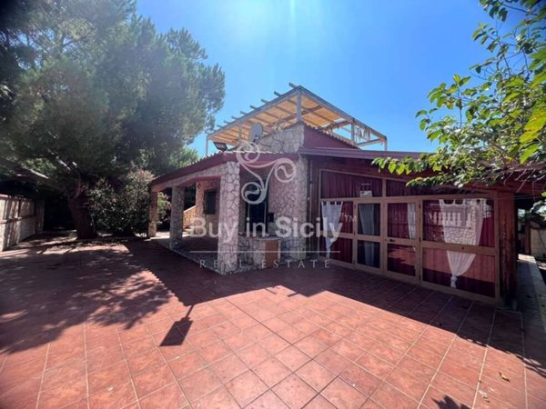 casa indipendente in vendita a Pachino