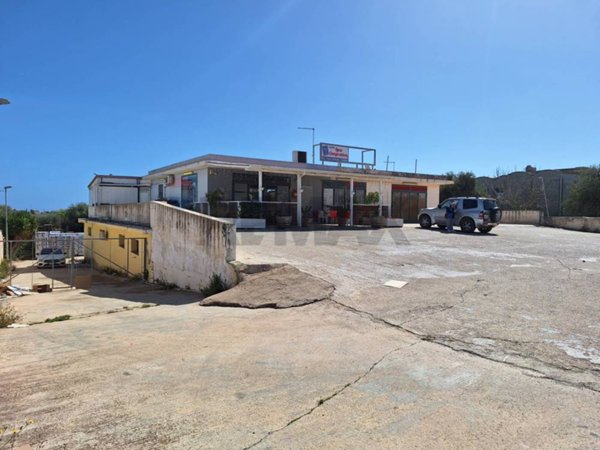 locale commerciale in vendita a Pachino